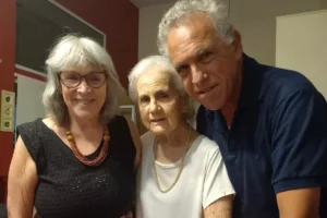 En La Nacion cómo el cuidado de padres mayores tensiona el vínculo entre hermanos