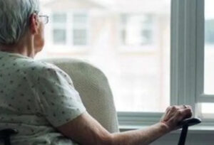 Día Mundial del Cerebro: La soledad no deseada impacta en el deterioro cognitivo de los adultos mayores | en casa