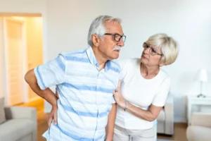 enfermedades oseas que causan dolores crónicos en adultos mayores | En Casa